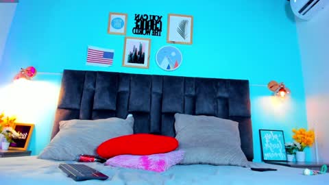 Snapshot of engelstone_ chatting on December 27, 2024, 10:37 pm E N G E L online show from December 27, 2024, 10:37 pm