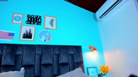 Snapshot of engelstone_ chatting on December 28, 2024, 1:39 am E N G E L online show from December 28, 2024, 1:39 am