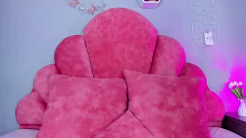 Snapshot of engelstone_ chatting on March 6, 2025, 7:21 pm E N G E L online show from March 6, 2025, 7:21 pm
