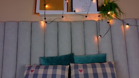 Snapshot of engelstone_ chatting on October 27, 2025, 7:40 pm E N G E L online show from October 27, 2025, 7:40 pm