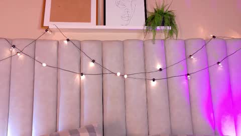 Snapshot of engelstone_ chatting on November 12, 2025, 7:57 pm E N G E L online show from November 12, 2025, 7:57 pm