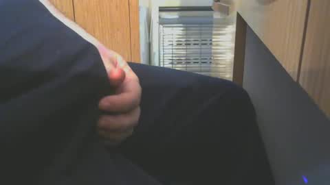 engin_83 online show from December 13, 2025, 8:58 pm