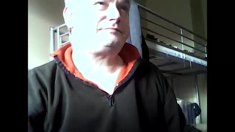 englishguysurrey online show from October 27, 2025, 1:59 pm