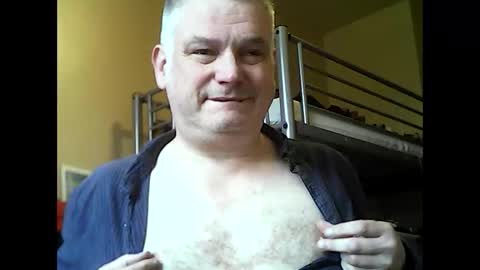 englishguysurrey online show from November 7, 2025, 10:26 am