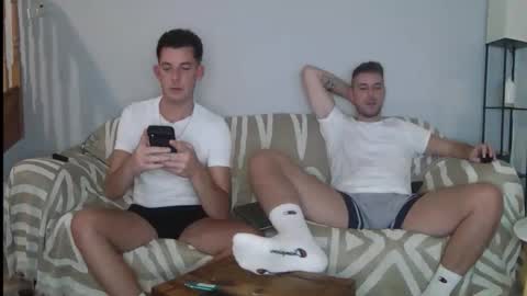 Englishladxxx online show from September 18, 2025, 8:33 pm