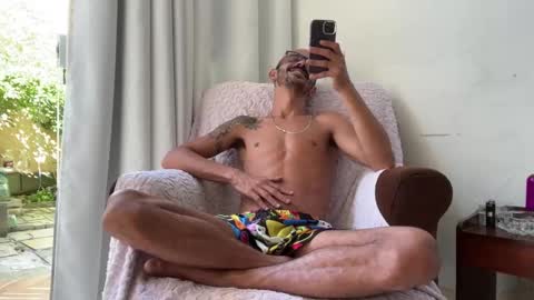 Snapshot of enjoythetrip chatting on January 17, 2025, 11:17 am Luke online show from January 17, 2025, 11:17 am