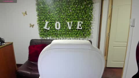 Enma clark online show from January 19, 2025, 4:01 am