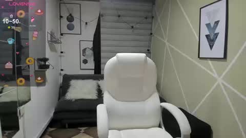 Enma clark online show from September 23, 2025, 4:04 am