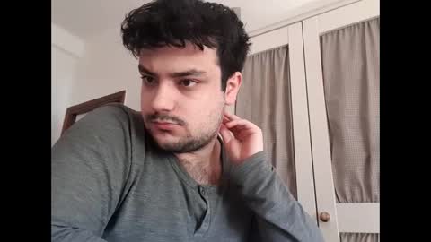 enrique696912345 online show from April 6, 2026, 1:23 pm