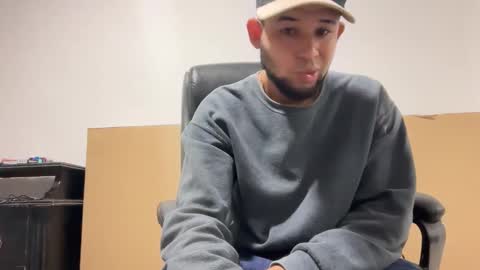 Snapshot of enyel_100 chatting on January 6, 2026, 3:10 am enyel_100 online show from January 6, 2026, 3:10 am