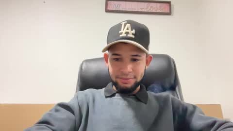 Snapshot of enyel_100 chatting on January 9, 2026, 2:47 am enyel_100 online show from January 9, 2026, 2:47 am