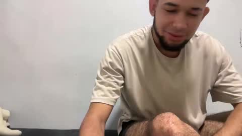 Snapshot of enyel_100 chatting on January 12, 2026, 10:20 am enyel_100 online show from January 12, 2026, 10:20 am