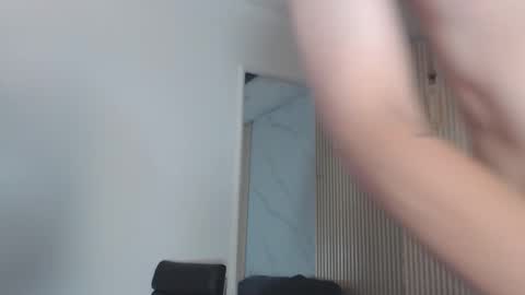 enzo_steel online show from September 20, 2025, 6:47 am