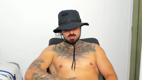 Enzo Aren online show from October 24, 2025, 2:08 am
