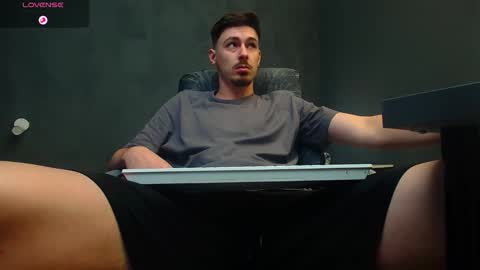 EnzoRace online show from September 11, 2025, 5:29 am