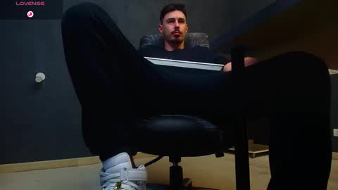 EnzoRace online show from October 2, 2025, 5:36 am