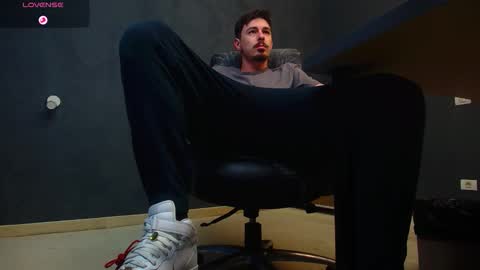 EnzoRace online show from October 30, 2025, 6:15 am