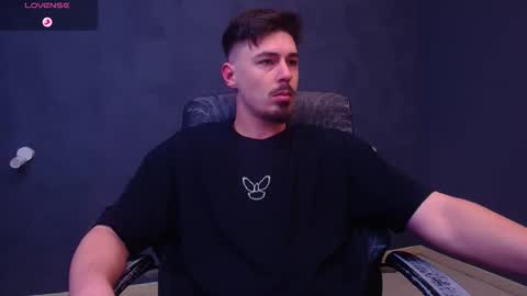 EnzoRace online show from November 24, 2025, 5:29 am