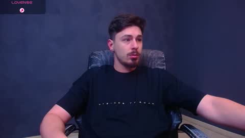 EnzoRace online show from December 22, 2025, 5:59 am