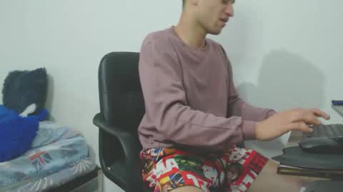 Snapshot of enzoyarack chatting on October 6, 2025, 2:09 am enzoyarack online show from October 6, 2025, 2:09 am