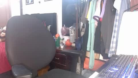 Snapshot of enzoyarack chatting on November 17, 2025, 1:55 am enzoyarack online show from November 17, 2025, 1:55 am