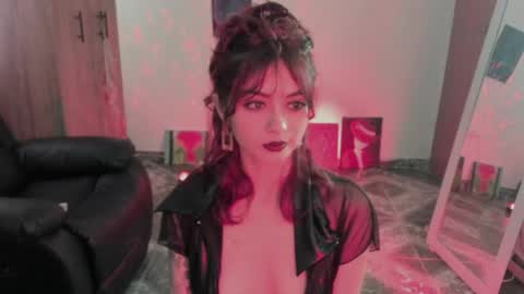 Leyla online show from April 30, 2026, 10:03 pm