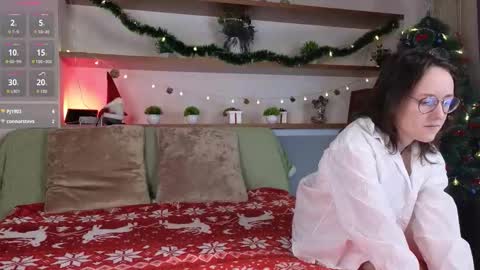 Snapshot of epifaniatoedebusch chatting on January 8, 2026, 1:19 am Kira online show from January 8, 2026, 1:19 am