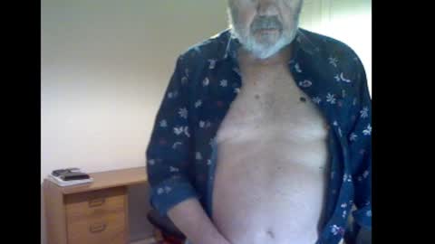 erasmus_d online show from December 1, 2025, 6:02 pm