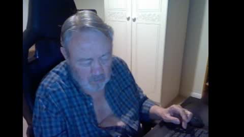 erasmus_d online show from February 16, 2026, 6:04 pm