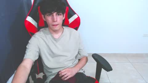 eren_tatakae online show from December 18, 2024, 1:59 am