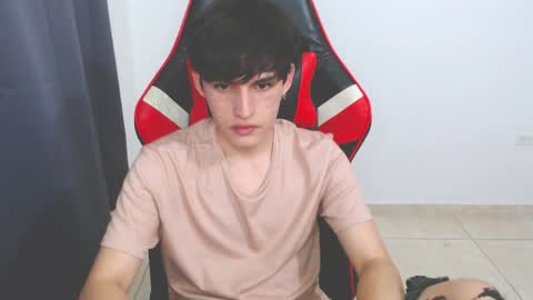 eren_tatakae online show from December 20, 2024, 11:37 pm