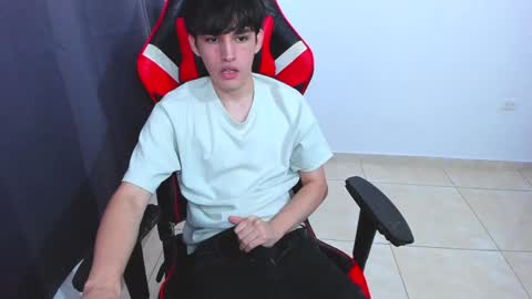 eren_tatakae online show from January 23, 2025, 4:48 pm