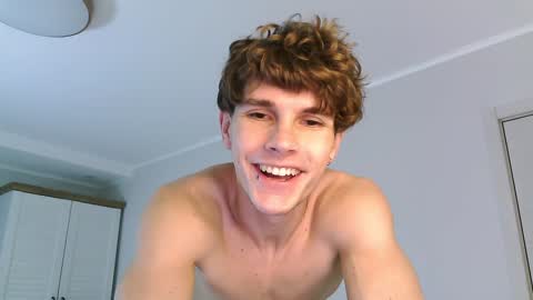 Eric Crush online show from December 15, 2024, 3:56 am