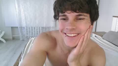Eric Crush online show from June 9, 2026, 4:02 am