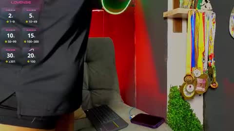 Snapshot of eric_harrison1 chatting on February 18, 2026, 1:23 am Brayan online show from February 18, 2026, 1:23 am