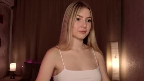 Snapshot of ericajackosn chatting on November 27, 2025, 6:43 pm Emily online show from November 27, 2025, 6:43 pm