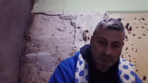 Snapshot of ericboy32 chatting on December 14, 2025, 5:18 pm eric online show from December 14, 2025, 5:18 pm