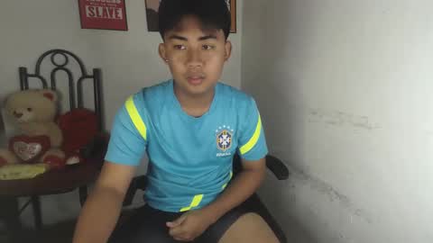 erick_cummer30 online show from April 16, 2026, 11:40 pm