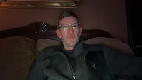 erik55xx online show from April 24, 2026, 6:49 am