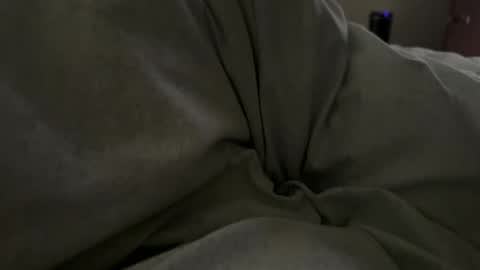 erik84915 online show from April 17, 2026, 2:09 pm