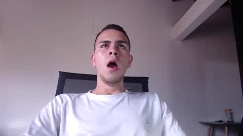 Snapshot of erik_rodriguez chatting on March 2, 2025, 9:43 pm Erik rodriguez online show from March 2, 2025, 9:43 pm