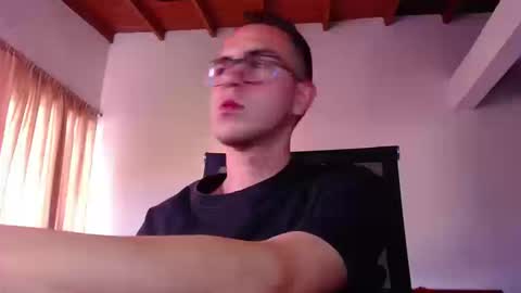 Snapshot of erik_rodriguez chatting on September 25, 2025, 9:40 pm Erik rodriguez online show from September 25, 2025, 9:40 pm