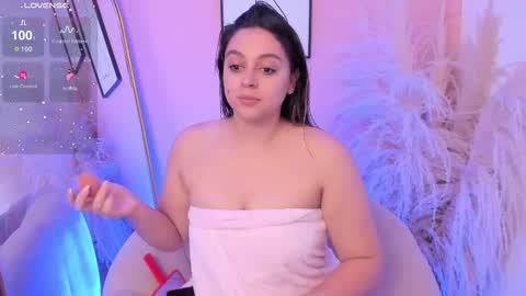 Erika Mendez online show from November 22, 2025, 8:08 pm