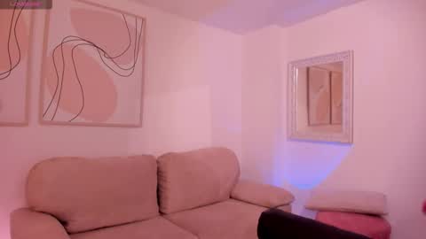 Erika Benz online show from October 13, 2025, 1:11 pm