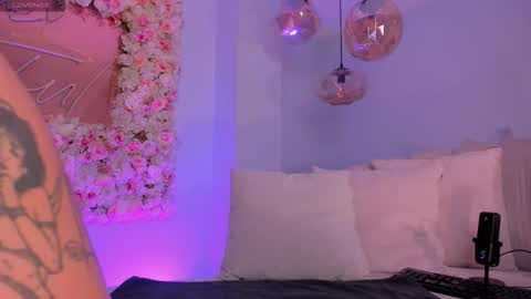 Erika Benz online show from February 24, 2026, 12:36 pm