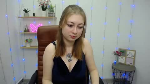 Snapshot of erikafanks chatting on January 21, 2025, 6:54 am erikafanks online show from January 21, 2025, 6:54 am