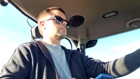 Snapshot of erikanoz chatting on October 18, 2025, 1:23 pm boyohboy online show from October 18, 2025, 1:23 pm