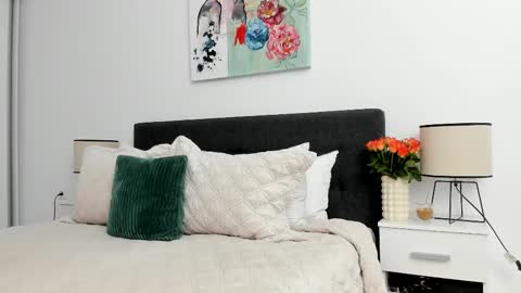 Erika online show from March 3, 2025, 9:33 am