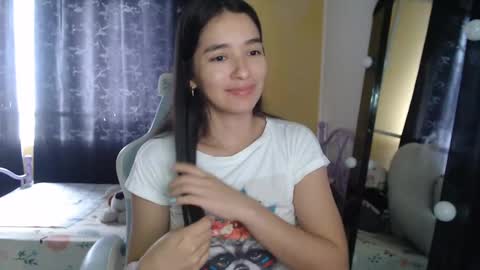 erina_1 online show from September 24, 2025, 4:21 pm