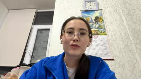 Luna online show from June 2, 2026, 9:39 pm